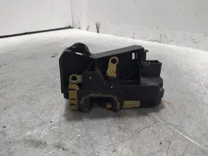 Foto de CERRADURA PUERTA DELANTERA DERECHA OPEL ZAFIRA A 1.8 16V CAT (116 CV / 85 KW) referencia 90561154 foto 5