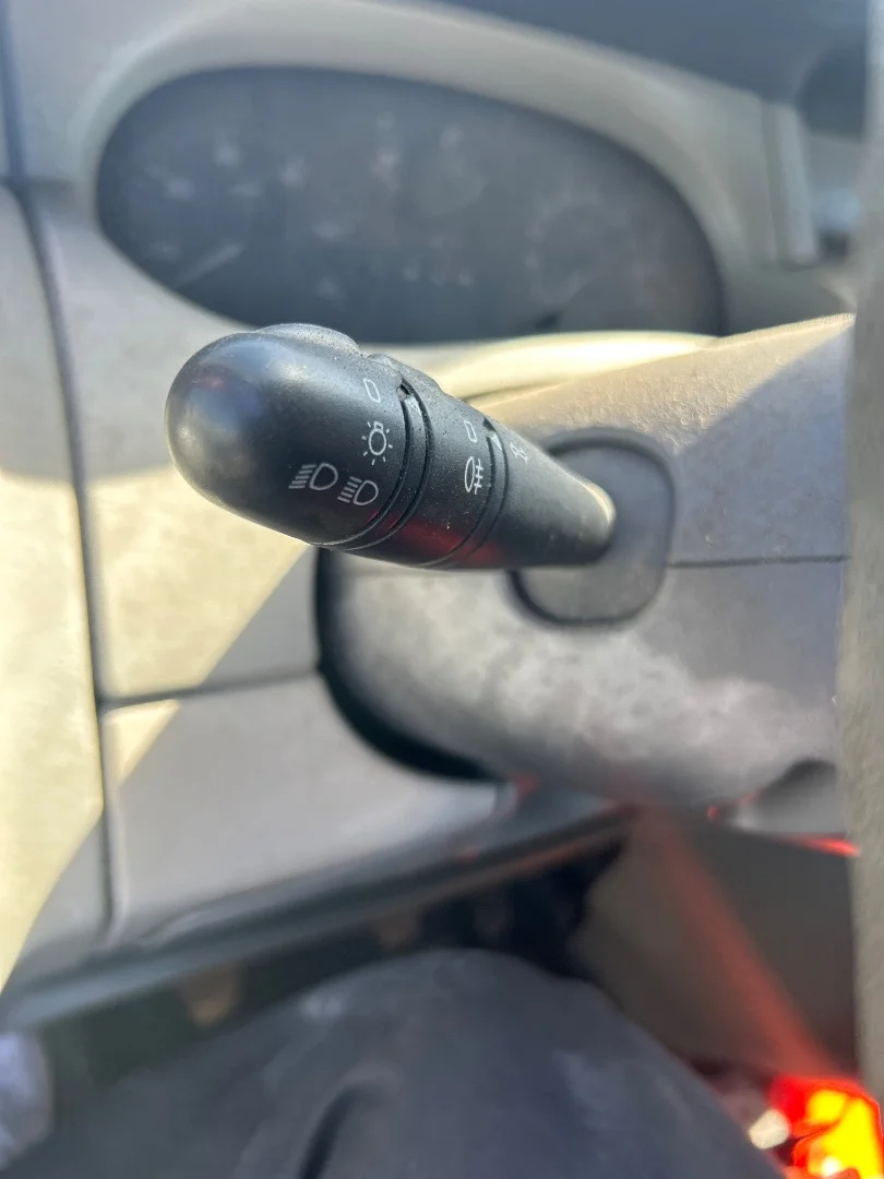 Foto de MANDO MULTIFUNCION RENAULT TRAFIC II FURGÓN 2.5 dCi Diesel CAT (135 CV / 99 KW)