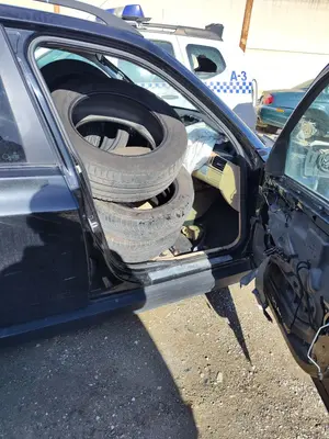 Foto de GOMAS CONTORNO PUERTA BMW SERIE X3 (E83) 2.0 16V Diesel CAT (150 CV / 110 KW)