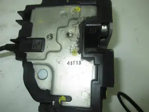 Foto de CERRADURA PUERTA DELANTERA DERECHA RENAULT MEGANE III BERLINA 5P 1.2 TCE (132 CV / 97 KW) referencia 805020001R foto 6