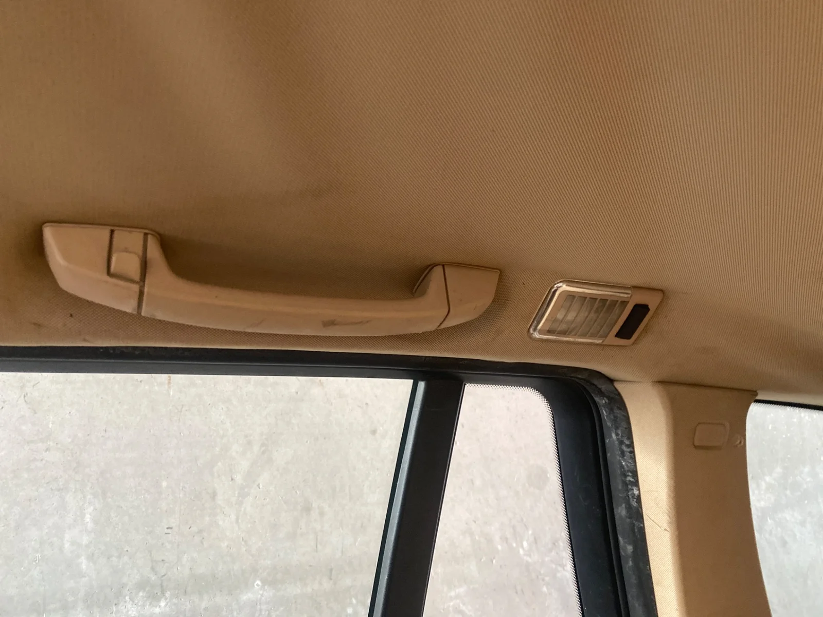 Foto de ASIDERO TECHO TRASERO DERECHO BMW SERIE X3 (E83) 2.0 16V Diesel CAT (150 CV / 110 KW) referencia 51163418726