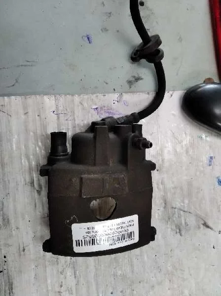 Foto de PINZA DE FRENO TRASERA IZQUIERDA SEAT TOLEDO (1L) 1.8 CAT (ABS. ADZ) (90 CV / 66 KW)