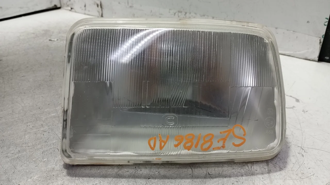 Foto de FARO IZQUIERDO RENAULT R 5 (B/C40) 1.1 (45 CV / 33 KW) referencia 7701030639