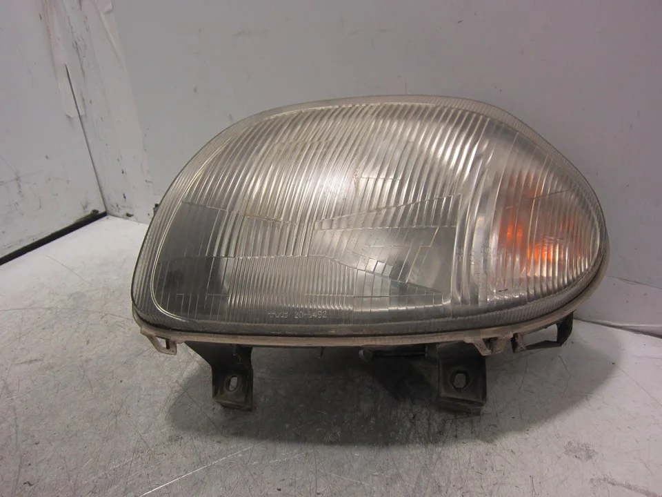 Foto de FARO IZQUIERDO RENAULT CLIO II FASE I (B/CB0) 1.2 (58 CV / 43 KW) referencia 205492B