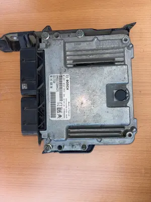 Foto de CENTRALITA MOTOR UCE PEUGEOT EXPERT FURGÓN referencia 9814182680