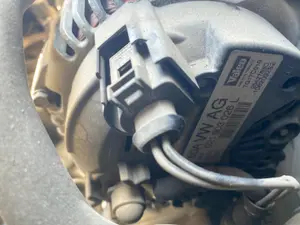 Foto de ALTERNADOR VOLKSWAGEN PASSAT BERLINA (3C2) 2.0 TDI (140 CV / 103 KW) referencia 021903026L foto 2