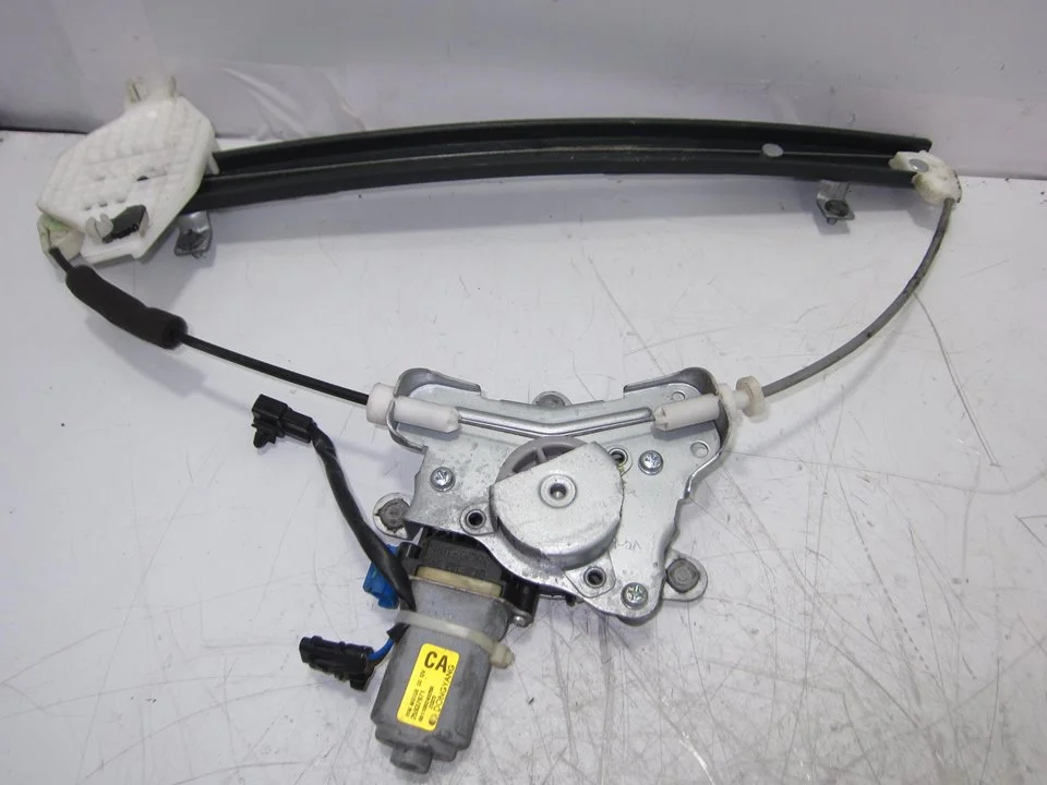 Foto de ELEVALUNAS TRASERO IZQUIERDO CHEVROLET CAPTIVA 2.2 Diesel CAT (184 CV / 135 KW) referencia 25937971