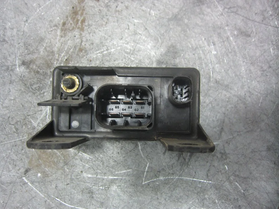 Foto de CAJA PRECALENTAMIENTO MERCEDES-BENZ CLASE E (BM 210) BERLINA 3.0 Turbodiesel CAT (177 CV / 130 KW) referencia A0285454032