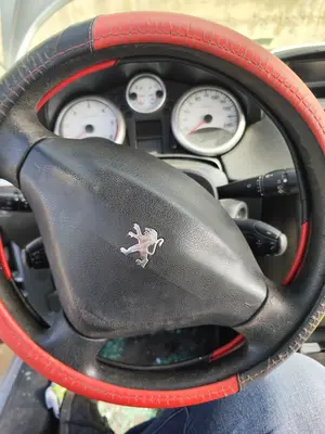 Foto de AIRBAG DELANTERO IZQUIERDO PEUGEOT 207 1.6 16V HDi (90 CV / 66 KW)