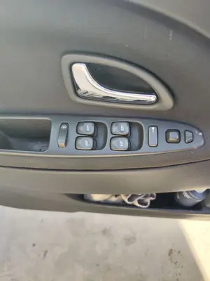 Foto de MANDO ELEVALUNAS DELANTERO IZQUIERDO VOLVO S40 BERLINA 1.9 Diesel CAT (116 CV / 85 KW)