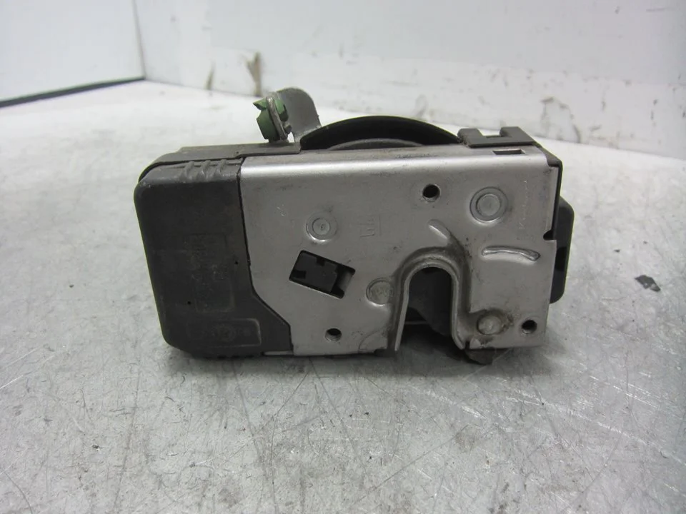 Foto de CERRADURA PUERTA DELANTERA DERECHA OPEL MERIVA 1.7 16V CDTI (101 CV / 74 KW) referencia 13154792