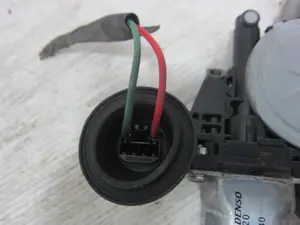 Foto de ELEVALUNAS TRASERO DERECHO TOYOTA AURIS (E15) 1.4 Turbodiesel CAT (90 CV / 66 KW) referencia 857200D120 foto 5