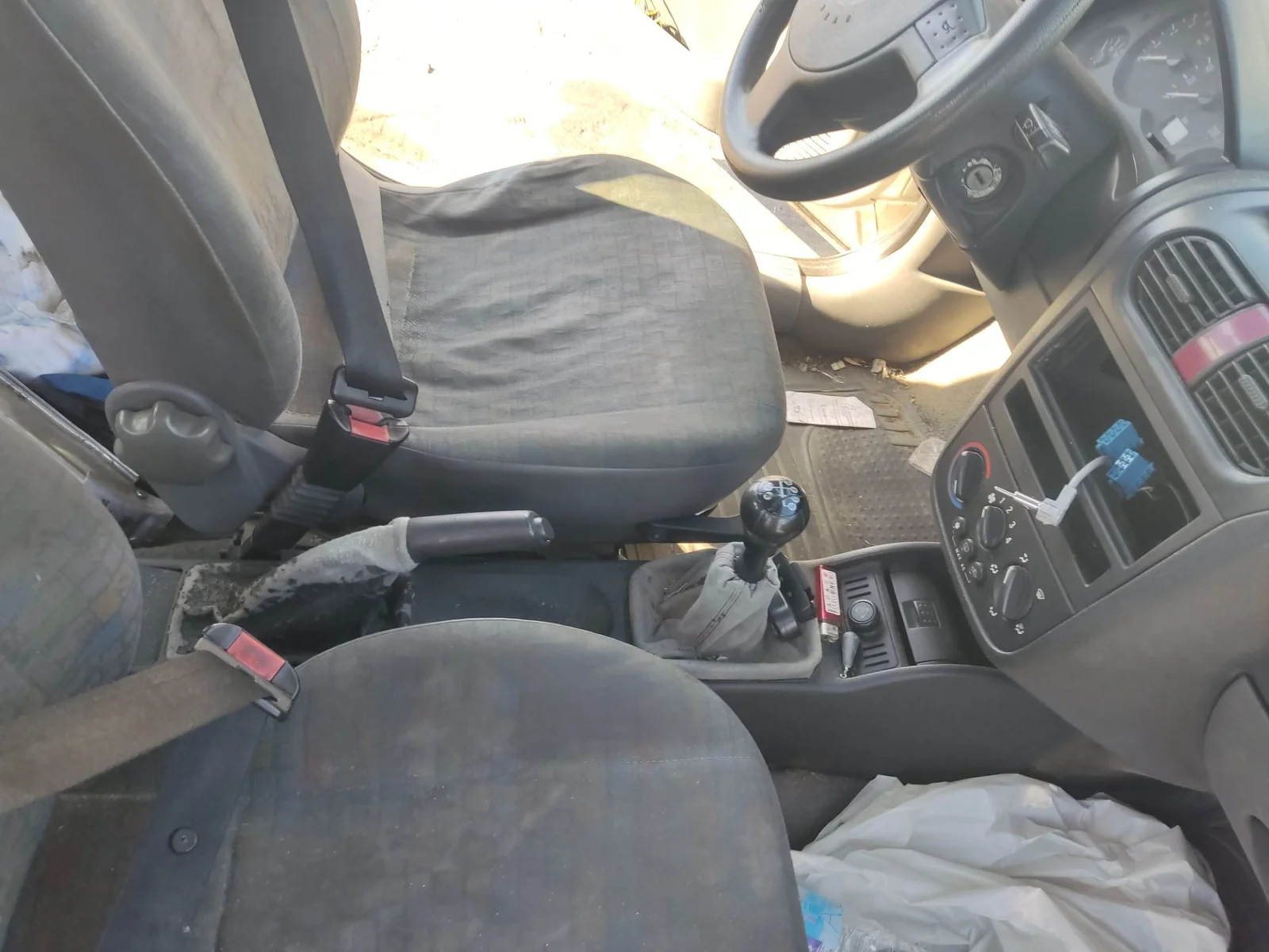Foto de CONSOLA CENTRAL OPEL COMBO (CORSA C) 1.7 16V DI CAT (Y 17 DTL / LK8) (65 CV / 48 KW)