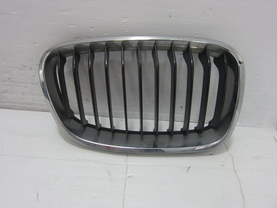 Foto de REJILLA PARAGOLPES DERECHA BMW SERIE 1 BERLINA 5P (F20) 2.0 Turbodiesel (116 CV / 85 KW) referencia 7239022