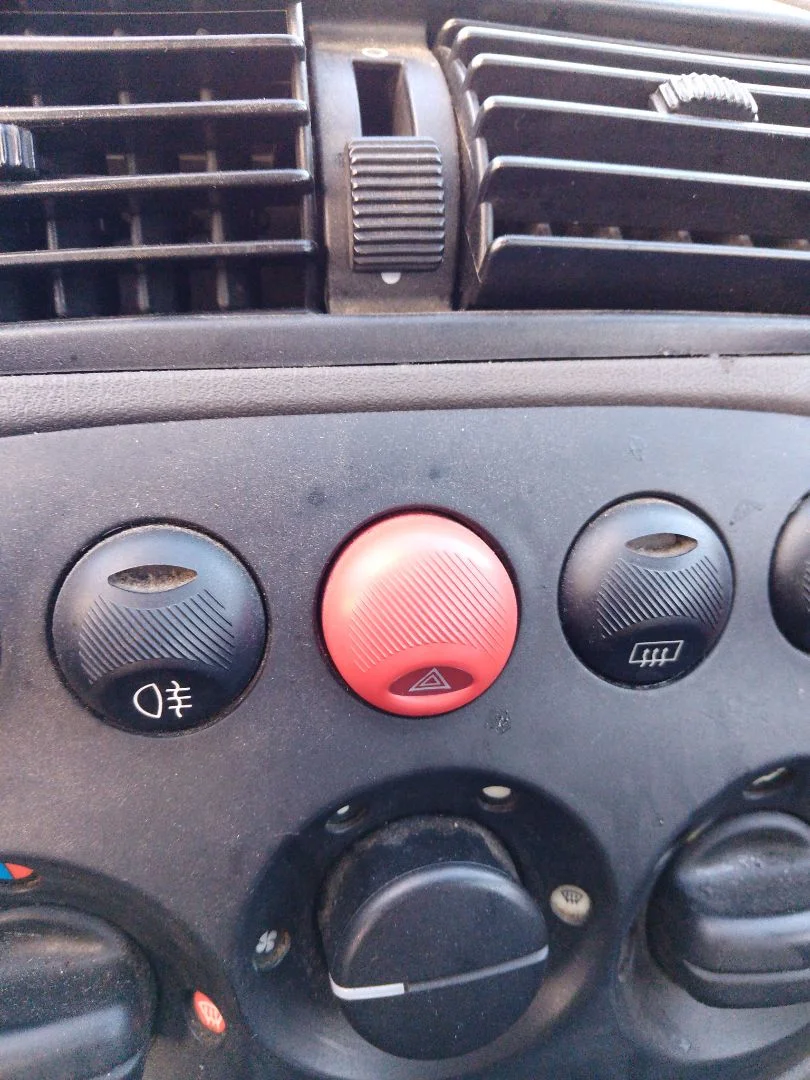 Foto de WARNING FIAT SEICENTO (187) 0.9 CAT (39 CV / 29 KW)