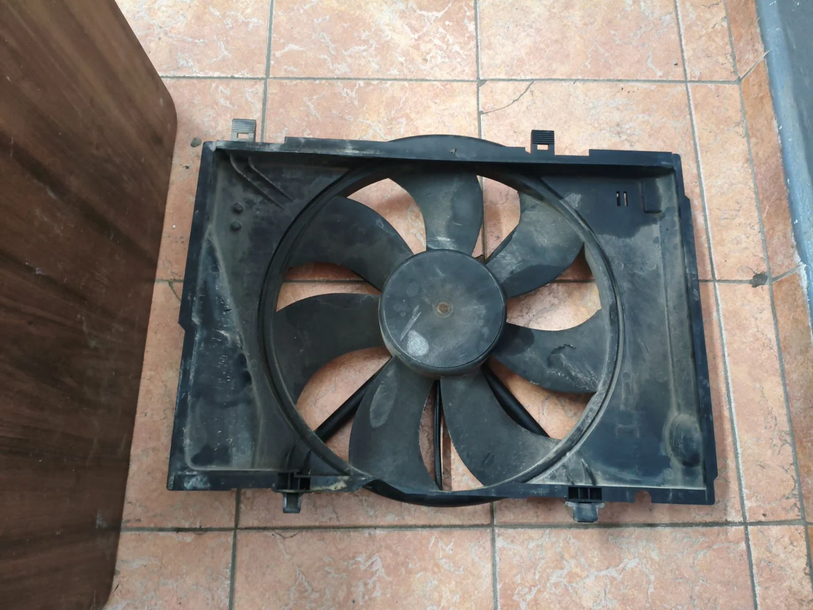 Foto de ELECTROVENTILADOR MERCEDES-BENZ CLK (BM 208) CABRIO 3.2 V6 18V CAT (218 CV / 160 KW) referencia A2025000093