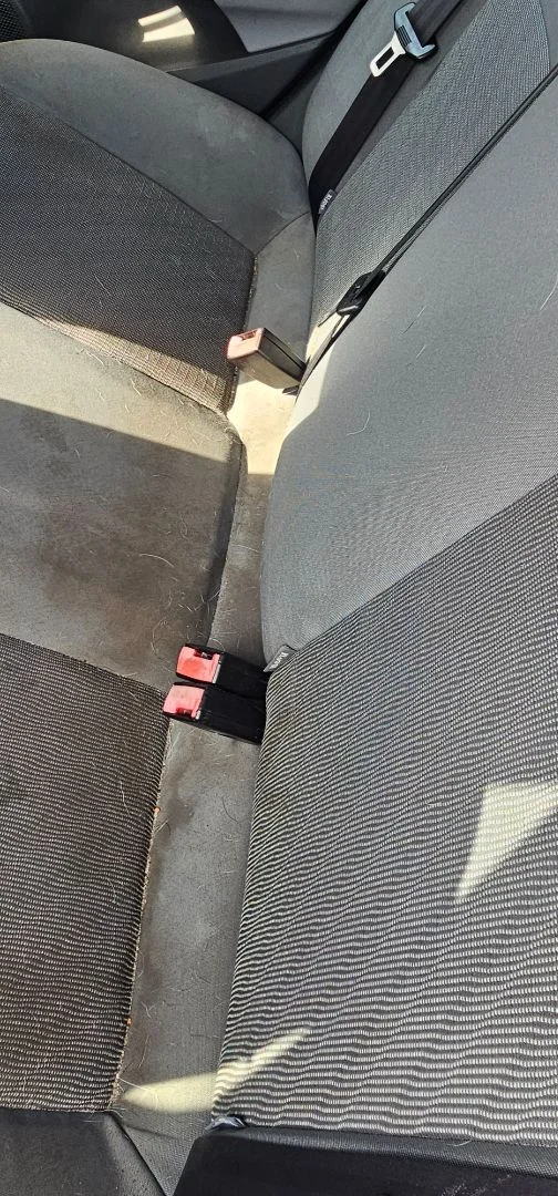 Foto de ENGANCHE CINTURON TRASERO CENTRAL SEAT IBIZA BERLINA (6J5) 1.4 TDI (80 CV / 59 KW)