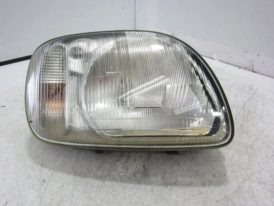 Foto de FARO DERECHO NISSAN MICRA (K11) 1.0 16V CAT (54 CV / 40 KW) referencia 7140