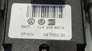 Foto de MANDO ELEVALUNAS DELANTERO IZQUIERDO SEAT LEON (1M1) 1.9 TDI (110 CV / 81 KW) referencia 1J4959857A foto 2