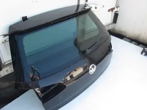 Foto de PORTON TRASERO VOLKSWAGEN GOLF VII BERLINA (BQ1/BE2) 1.6 TDI (116 CV / 85 KW) foto 11