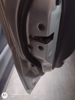 Foto de CERRADURA PUERTA DELANTERA IZQUIERDA SUZUKI IGNIS (RG/FH) 1.3 CAT (83 CV / 61 KW)