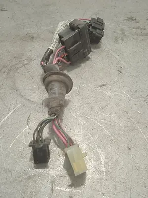 Foto de CAJA RELES / FUSIBLES HONDA FES /SH /SES /DYLAN /PS 125 125 cm3 - 10 kW G-CAT (14 CV / 10 KW) referencia 38200-KTZ-D000 foto 2