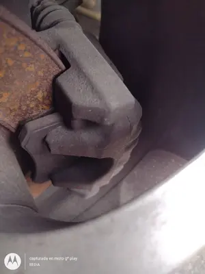 Foto de PINZA DE FRENO TRASERA DERECHA SEAT LEON (1P1) 1.9 TDI (105 CV / 77 KW) referencia 1K0615424J