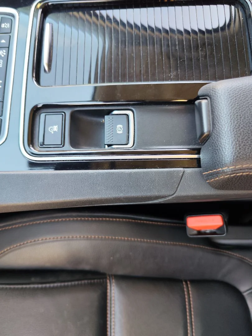 Foto de FRENO DE MANO ELECTRICO JAGUAR F-PACE 3.0 V6 Diesel CAT (301 CV / 221 KW) referencia GX732B623AC