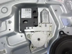 Foto de ELEVALUNAS DELANTERO IZQUIERDO VOLVO S40 BERLINA 2.5 20V Turbo CAT (220 CV / 162 KW) referencia 8679080 foto 6