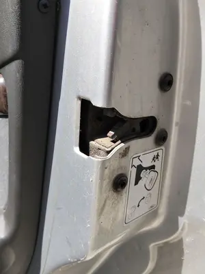Foto de CERRADURA PUERTA TRASERA DERECHA FORD FOCUS BERLINA (CAK) 1.6 16V CAT (101 CV / 74 KW) referencia 4057988