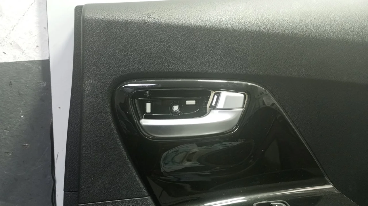Foto de MANETA INTERIOR TRASERA DERECHA KIA NIRO (SG2) Híbrido 104 kW (1.6 Ltr. - 77 kW) (141 CV / 104 KW) referencia 82620G5010