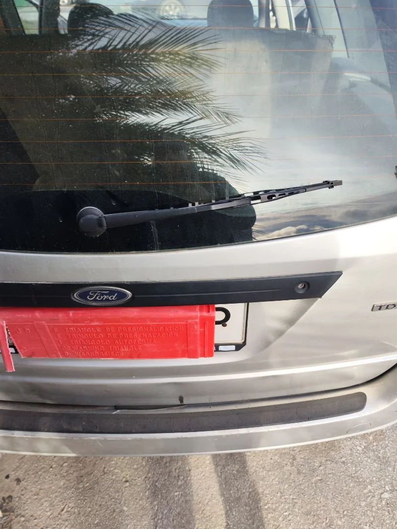 Foto de BRAZO LIMPIA TRASERO FORD FOCUS FAMILIAR (CAK) 1.8 16V CAT (116 CV / 85 KW) referencia 4684243