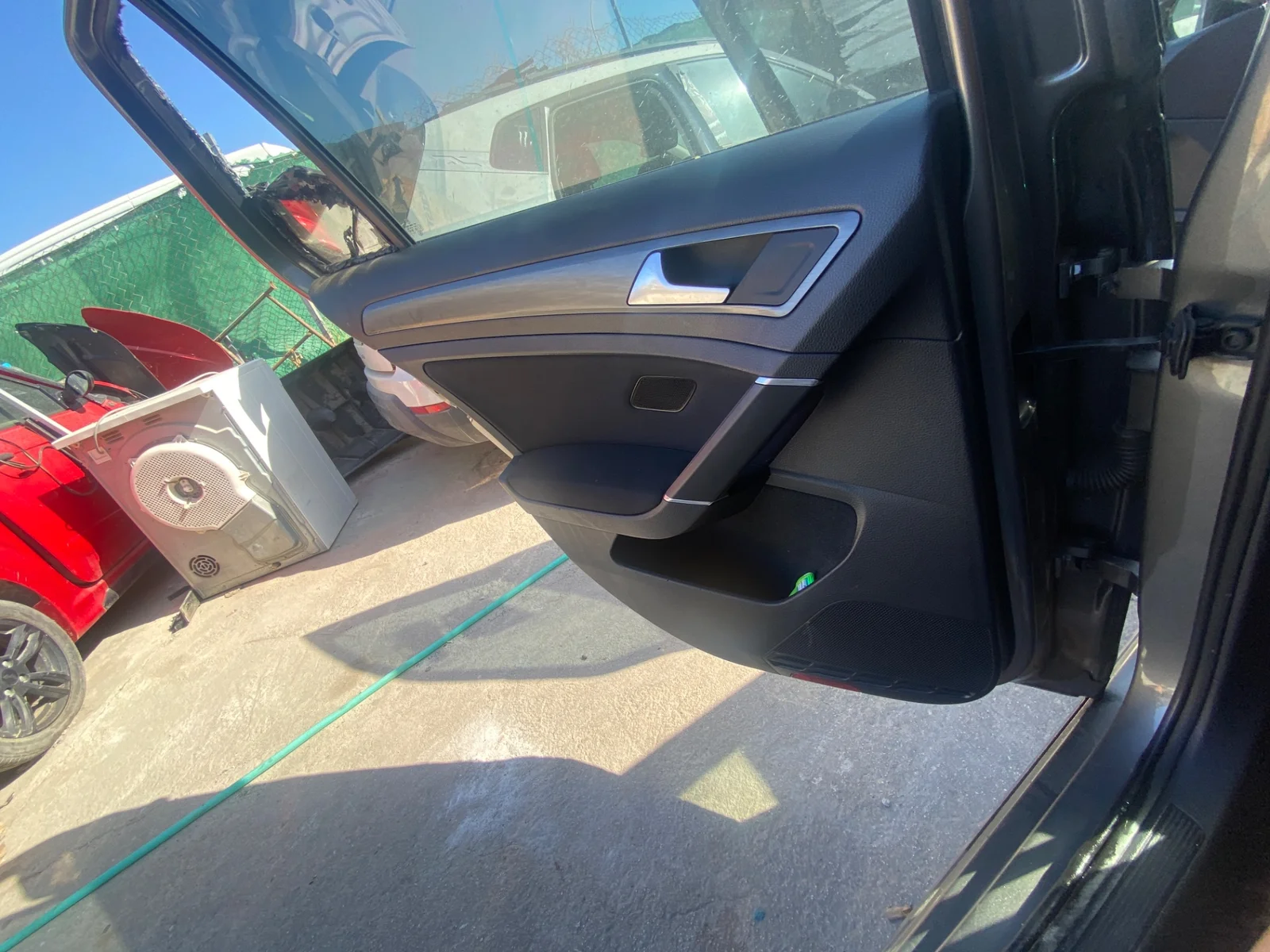 Foto de GUARNECIDO PUERTA TRASERA IZQUIERDA VOLKSWAGEN GOLF VII (5G1/BE1) 1.4 16V TSI (122 CV / 90 KW) referencia 5G6867221G FKZ