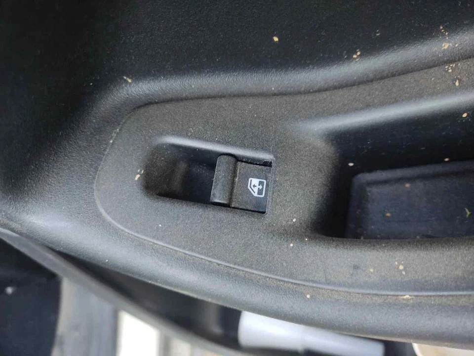 Foto de MANDO ELEVALUNAS TRASERO DERECHO FIAT 500X (334) 1.0 CAT (120 CV / 88 KW)