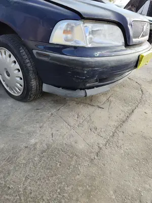 Foto de PARAGOLPES DELANTERO VOLVO S40 BERLINA 1.6 CAT (109 CV / 80 KW) foto 3