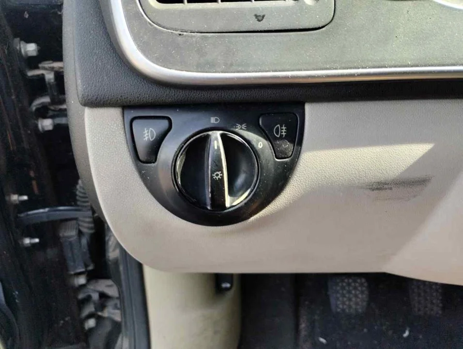 Foto de MANDO LUCES SAAB 9-3 BERLINA 1.9 TiD CAT (150 CV / 110 KW) referencia 12786382