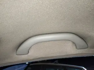 Foto de ASIDERO TECHO DELANTERO DERECHO VOLKSWAGEN PASSAT BERLINA (3B2) 1.9 TDI (110 CV / 81 KW) referencia 3B0857607  FKZ