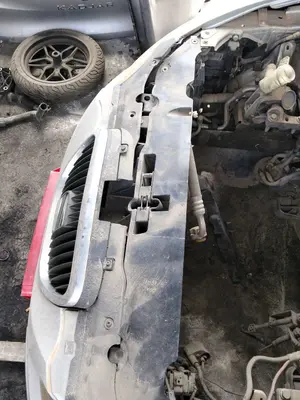 Foto de PARAGOLPES DELANTERO SEAT ALTEA (5P1) 1.9 TDI (105 CV / 77 KW)