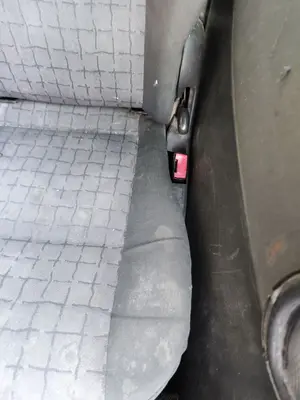 Foto de ENGANCHE CINTURON TRASERO IZQUIERDO SEAT ALHAMBRA (7V9) 1.9 TDI (116 CV / 85 KW)