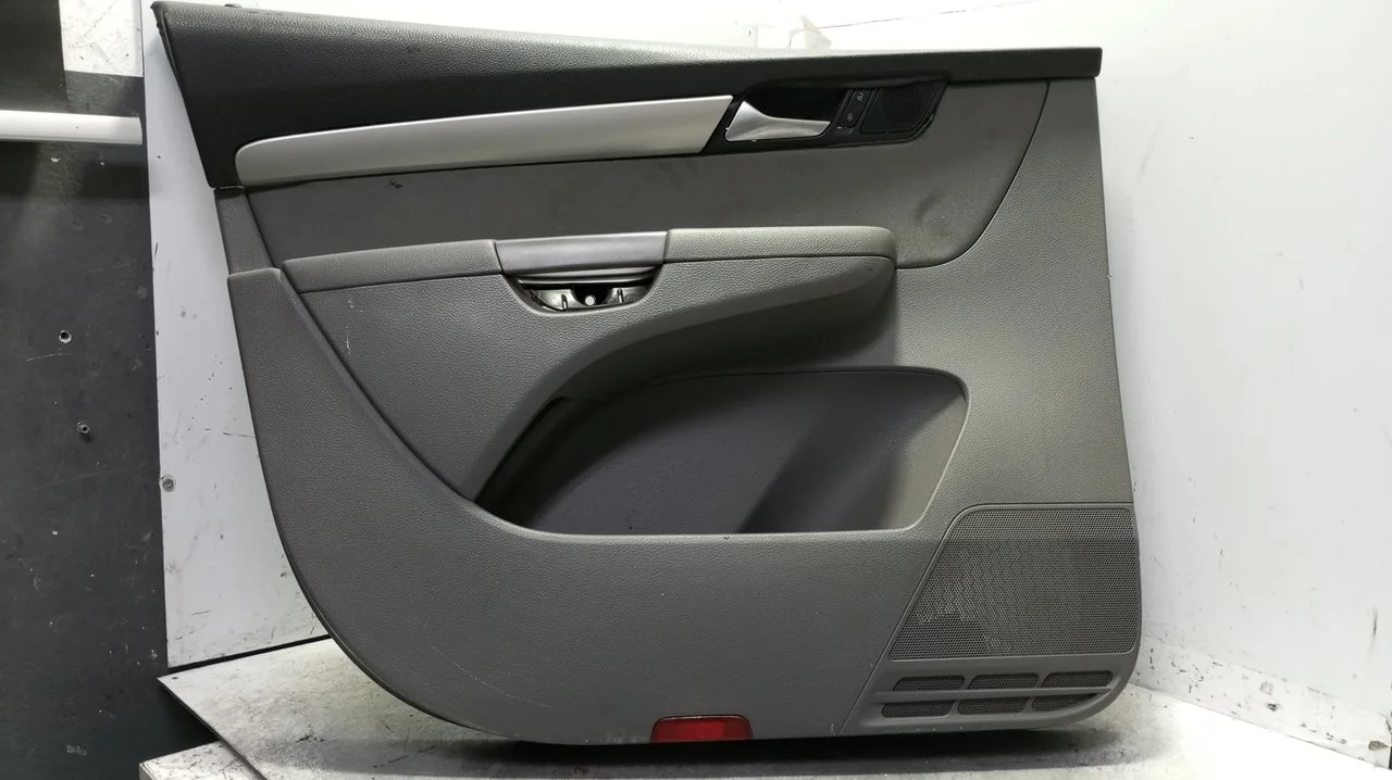Foto de GUARNECIDO PUERTA DELANTERA IZQUIERDA SEAT ALHAMBRA (710) 2.0 TDI (140 CV / 103 KW) referencia 7N1867011