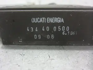 Foto de REGULADOR DE CORRIENTE HONDA FES /SH /SES /DYLAN /PS 125 referencia 434400500 foto 3