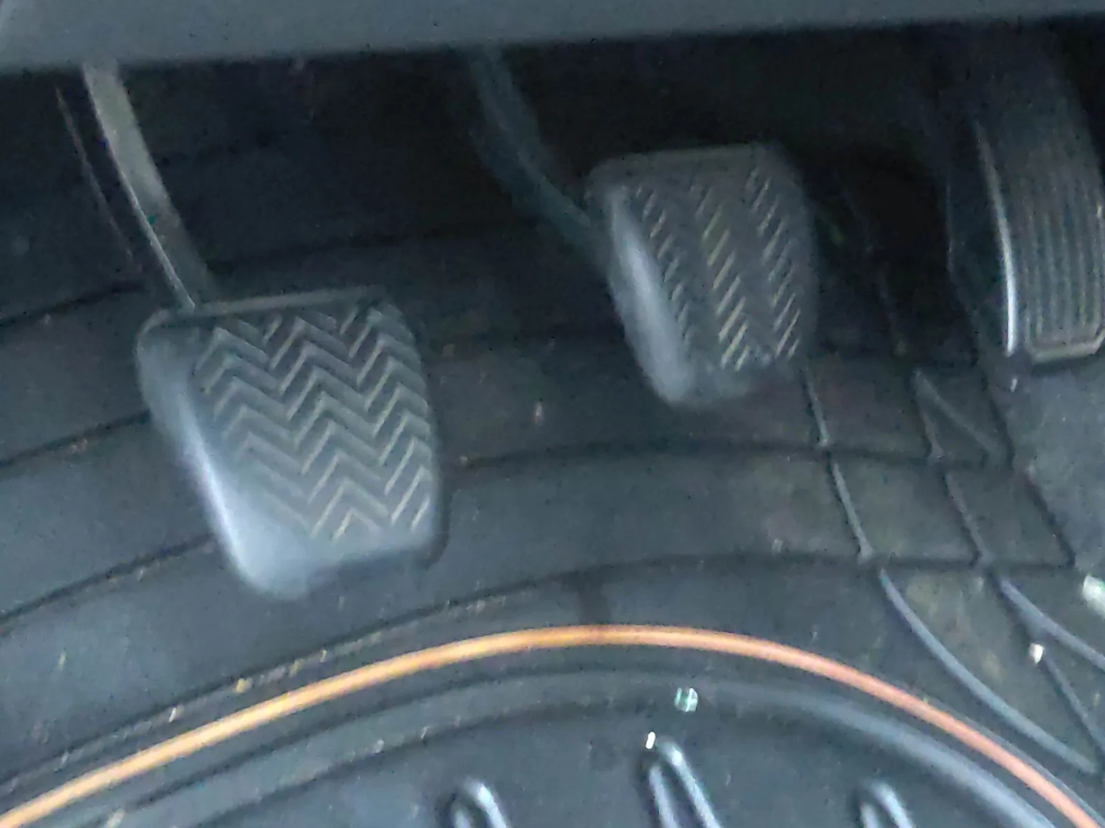 Foto de PEDAL FRENO TOYOTA COROLLA (E15) 1.4 Turbodiesel CAT (90 CV / 66 KW)