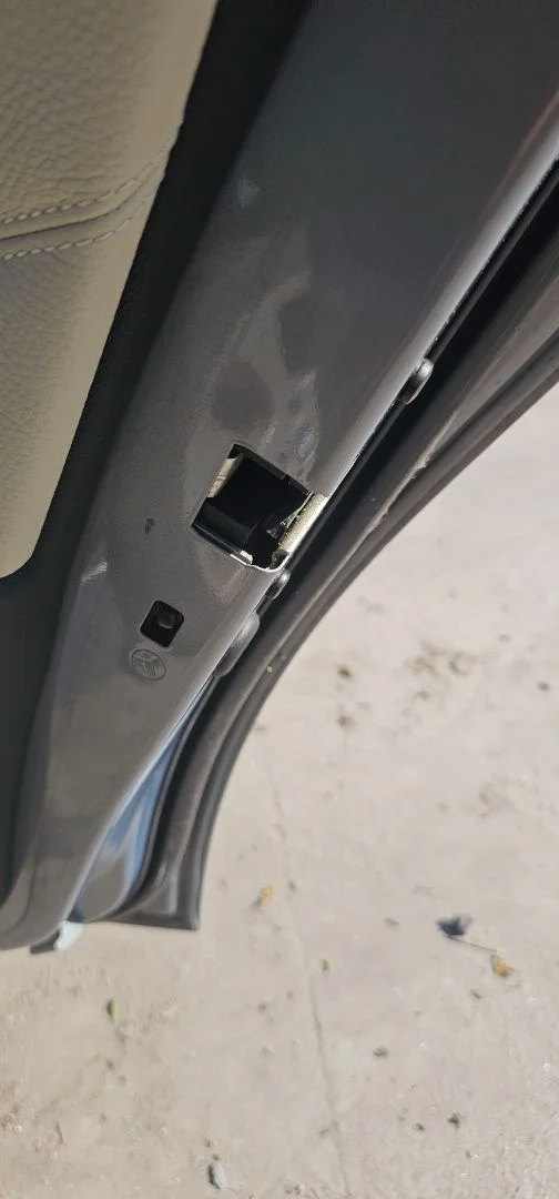 Foto de CERRADURA PUERTA TRASERA DERECHA BMW SERIE 3 BERLINA (E90) 2.0 CAT (129 CV / 95 KW)