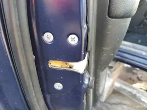 Foto de CERRADURA PUERTA DELANTERA IZQUIERDA HONDA CR-V (RD8) 2.0 VTEC CAT (150 CV / 110 KW)