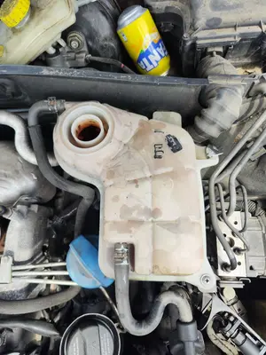 Foto de DEPOSITO EXPANSION AUDI A6 BERLINA (4B2) 2.5 V6 24V TDI (180 CV / 132 KW) referencia 8E0121403E