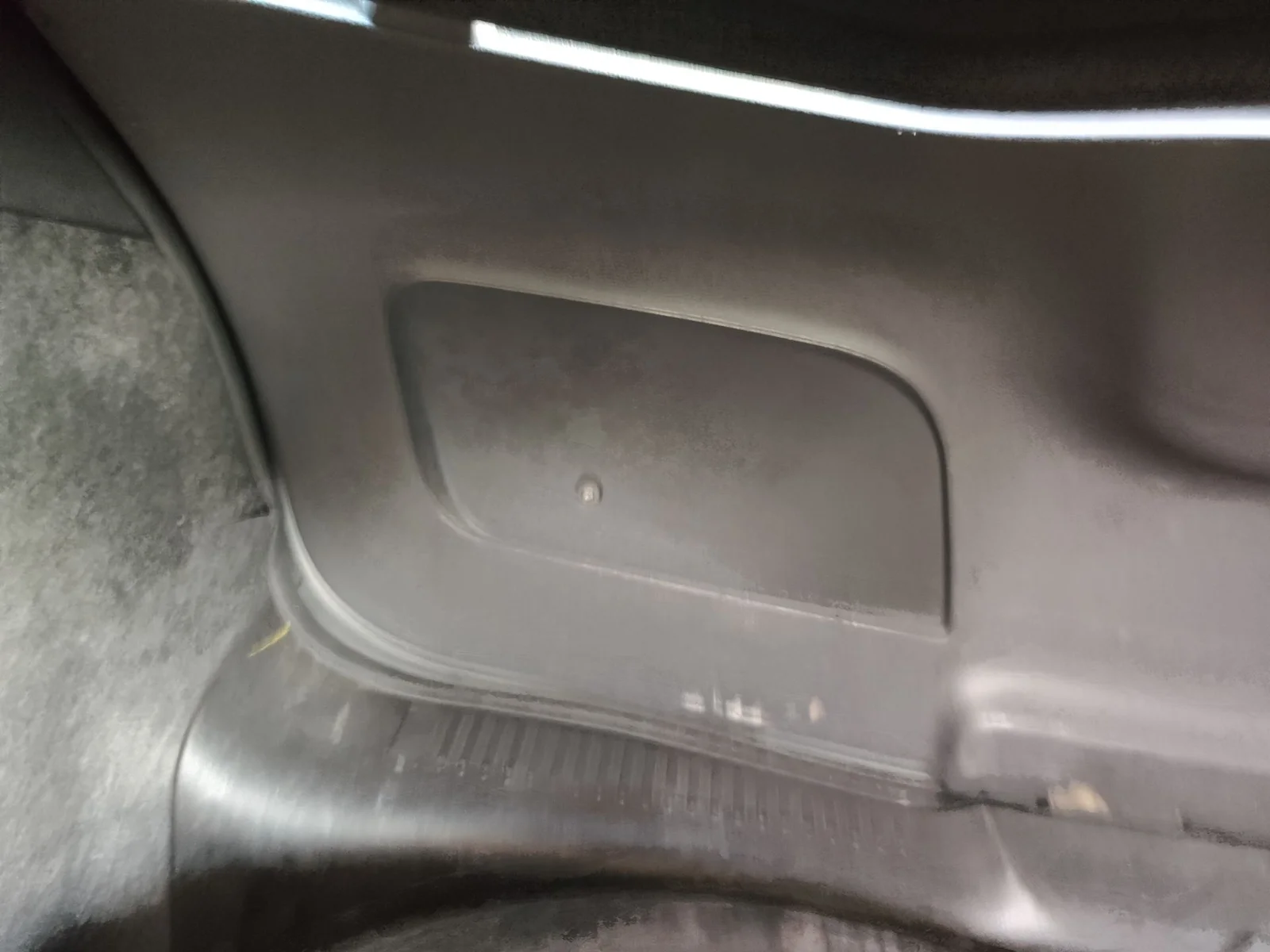 Foto de GUARNECIDO PORTON TRASERO RENAULT CLIO III 1.4 16V (98 CV / 72 KW)