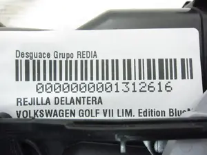 Foto de REJILLA DELANTERA VOLKSWAGEN GOLF VII BERLINA (BQ1/BE2) 1.6 TDI (116 CV / 85 KW) referencia 5G1819248 foto 7