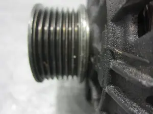 Foto de ALTERNADOR RENAULT CLIO III 1.2 (75 CV / 55 KW) referencia 8200654541B foto 6