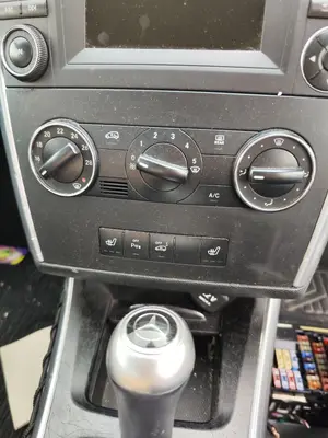 Foto de MANDO CALEFACCION / AIRE ACONDICIONADO MERCEDES-BENZ CLASE A (BM 169) 2.0 CDI CAT (109 CV / 80 KW) referencia A1699000900 foto 2