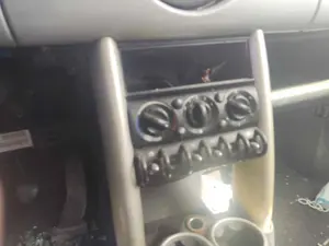 Foto de MANDO ELEVALUNAS DELANTERO IZQUIERDO MINI MINI (R50,R53) 1.6 16V CAT (90 CV / 66 KW) referencia 37055B